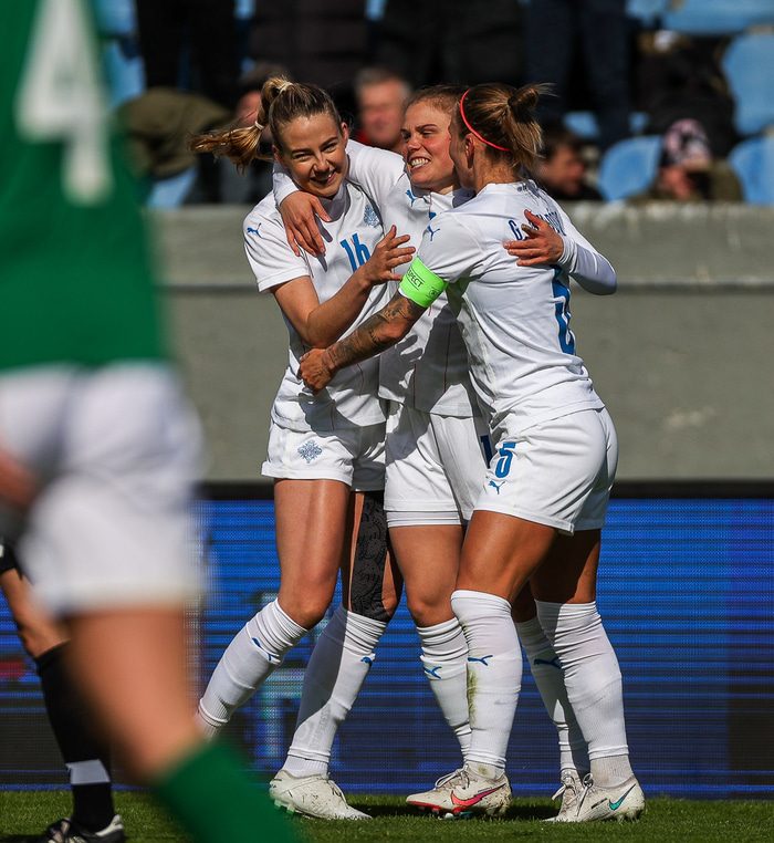 Marki fagnað í leiknum