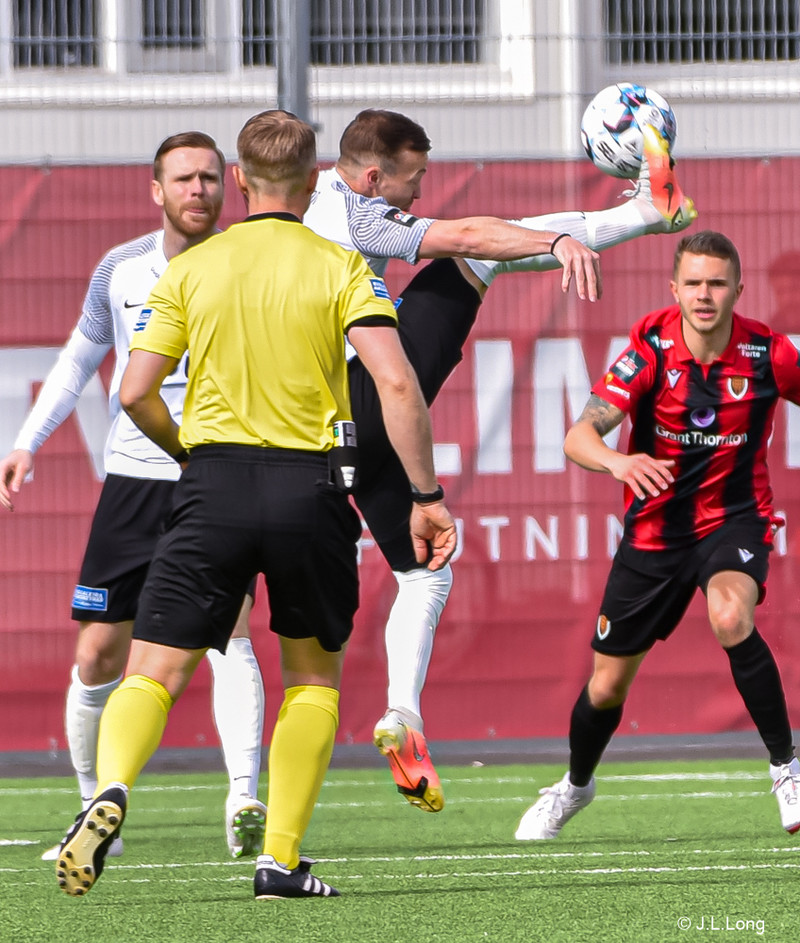 Myndaveisla: Víkingur vann FH og tók toppsætið
