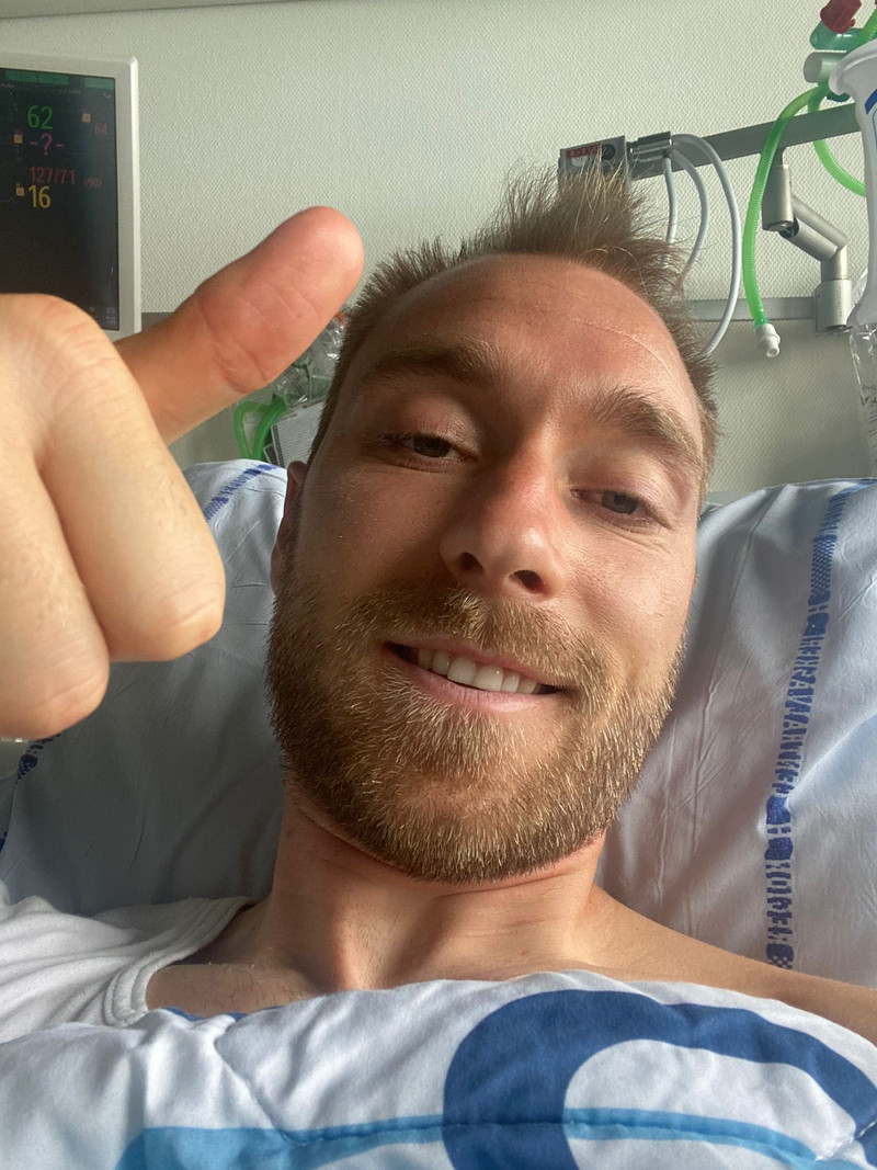 Eriksen á sjúkrabeðinu.