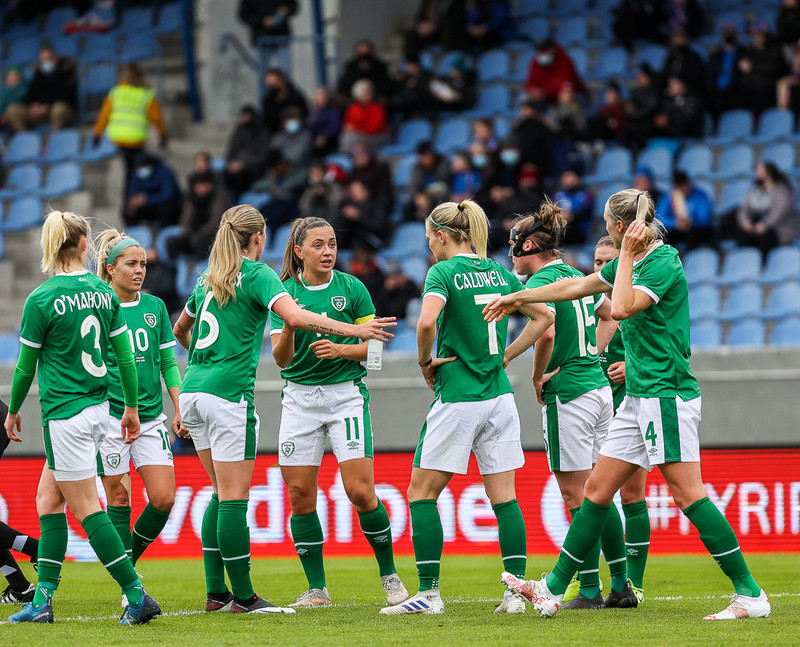 Myndaveisla frá sigri Íslands á Írlandi í gærkvöldi