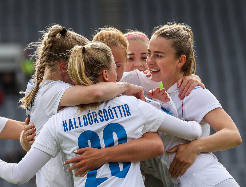 Myndaveisla frá sigri Íslands á Írlandi í gærkvöldi