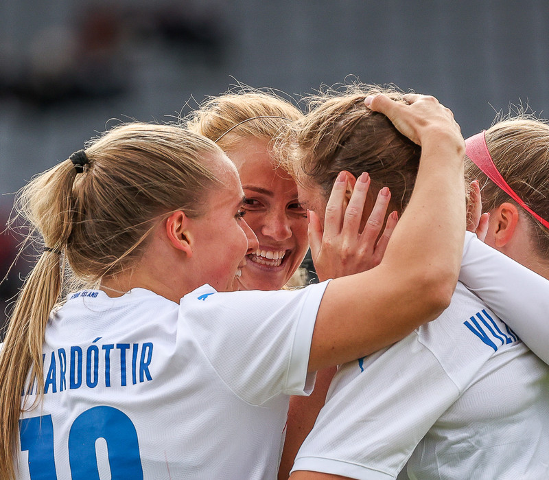 Myndaveisla frá sigri Íslands á Írlandi í gærkvöldi