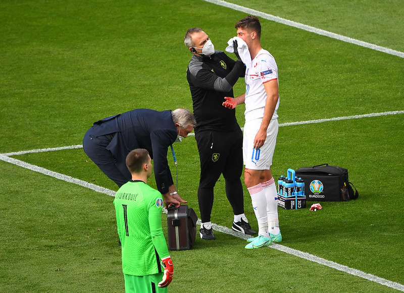 „VAR er hallærislegt" - Lineker og Ferdinand mjög ósáttir með vítadóminn