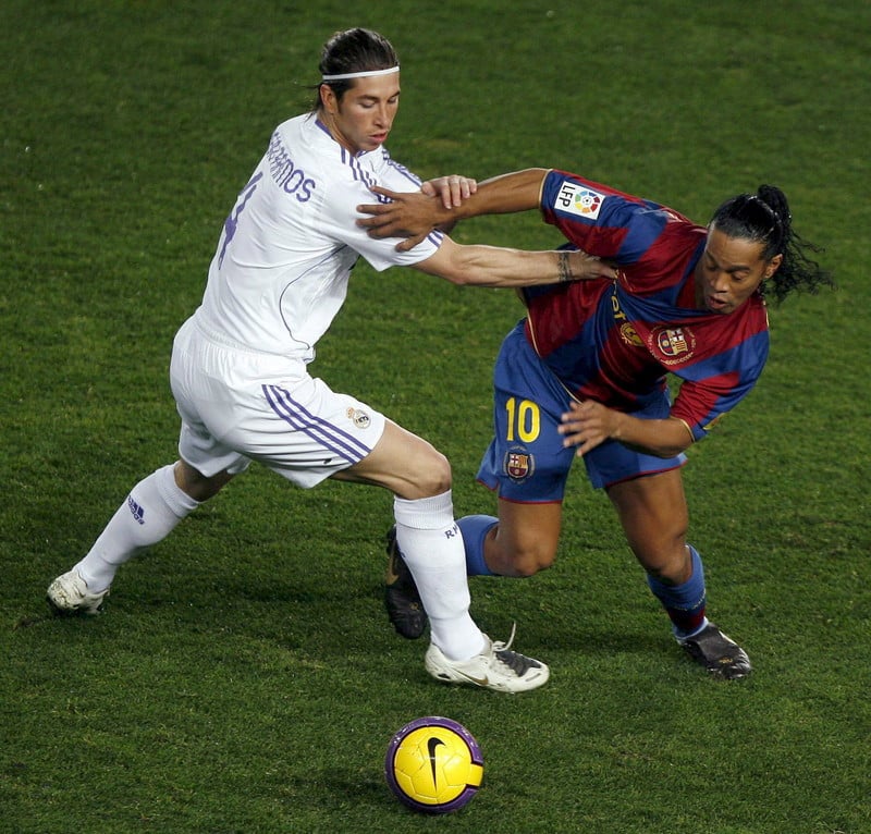 46 ára gamall Ronaldinho gæti tekið skóna af hillunni