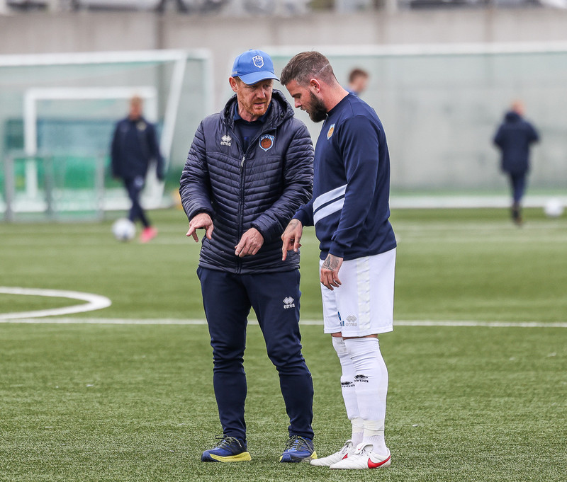 Danny Guthrie væri til í að taka við stöðunni af Nonna