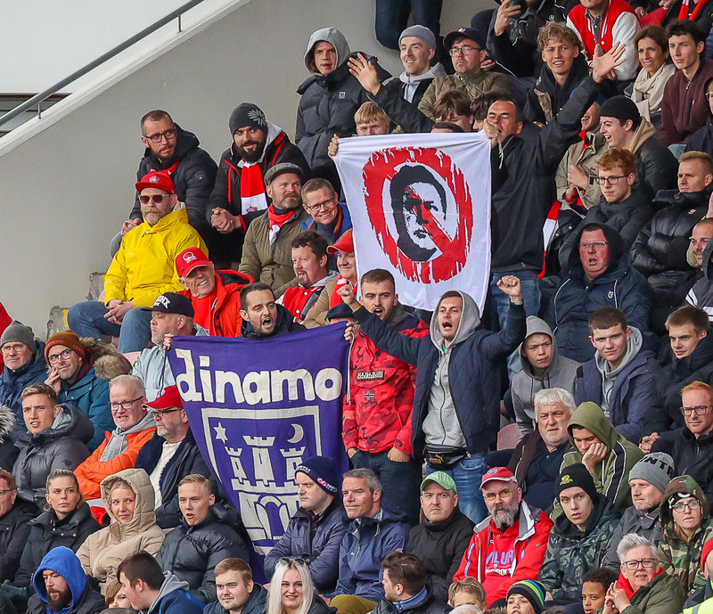 Stuðningsmenn Dinamo Zagreb á heimavelli Vals.