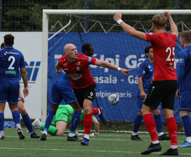 Arnór Gauti hjá Hönefoss að skoða aðstæður