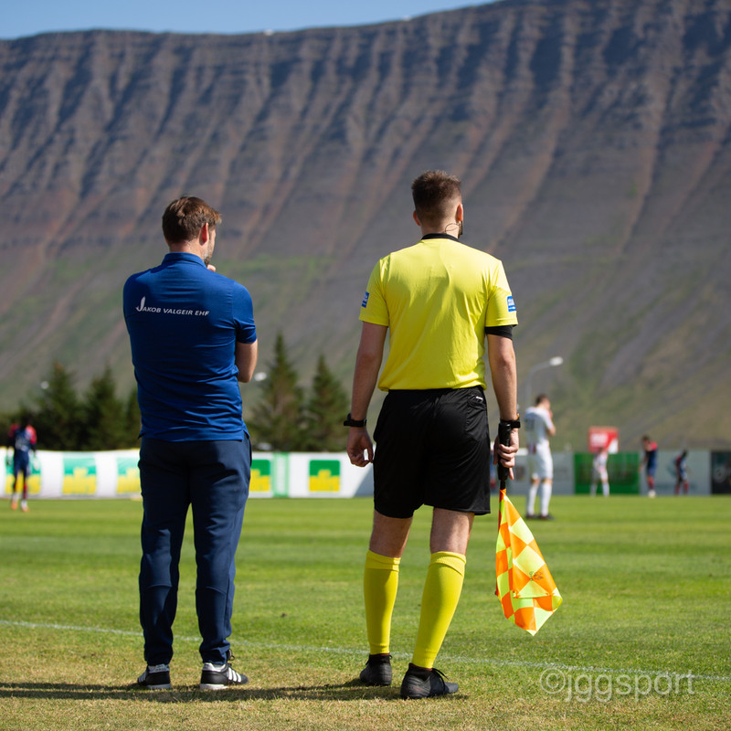 Myndir: Jón Þór líflegur á hliðarlínunni í fyrsta leiknum