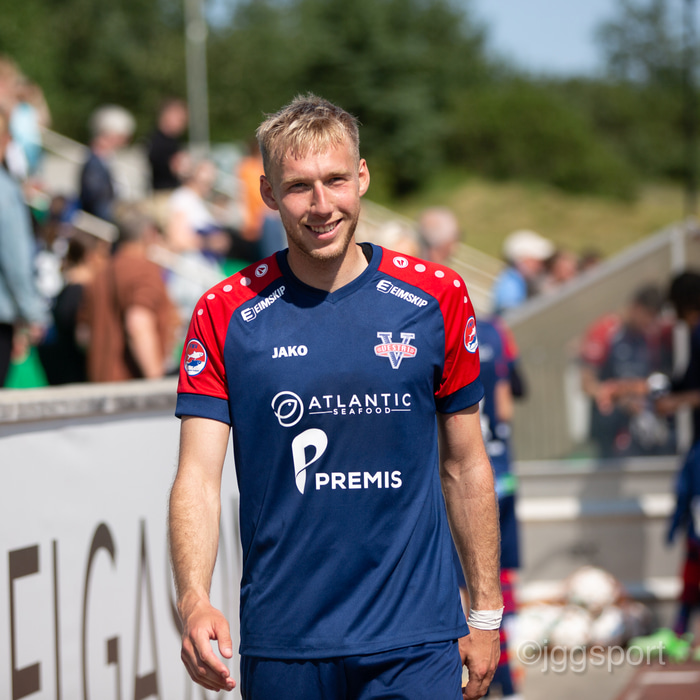 Pétur Bjarnason skoraði þrennu.