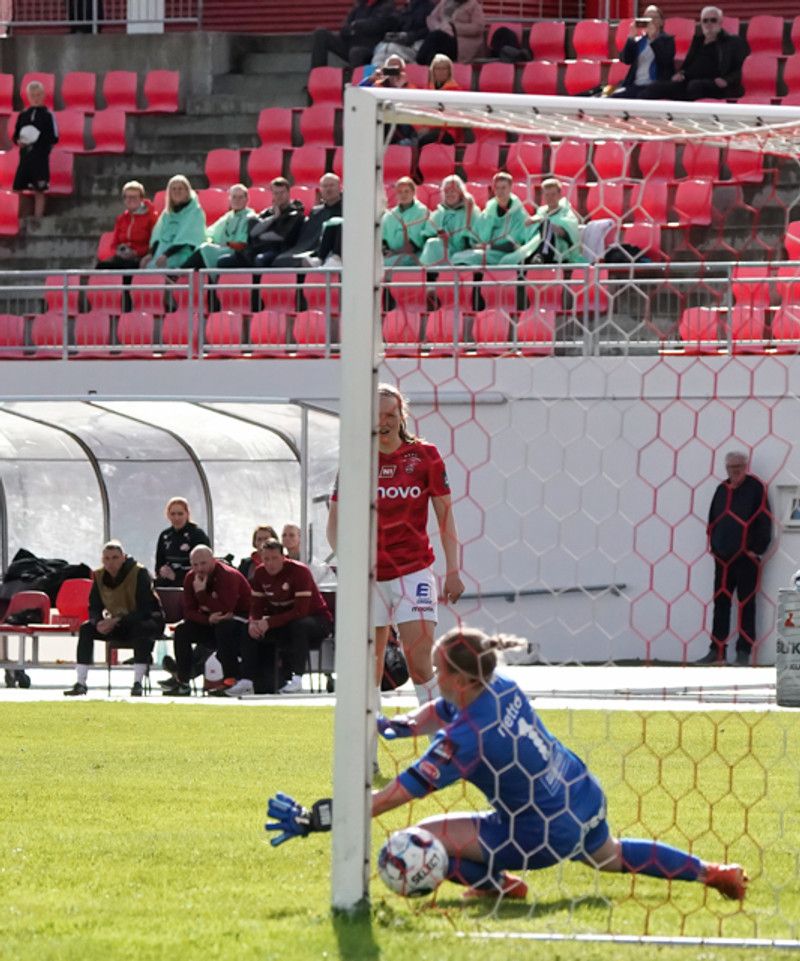 Myndaveisla: Valur vann Þór/KA 1 - 3
