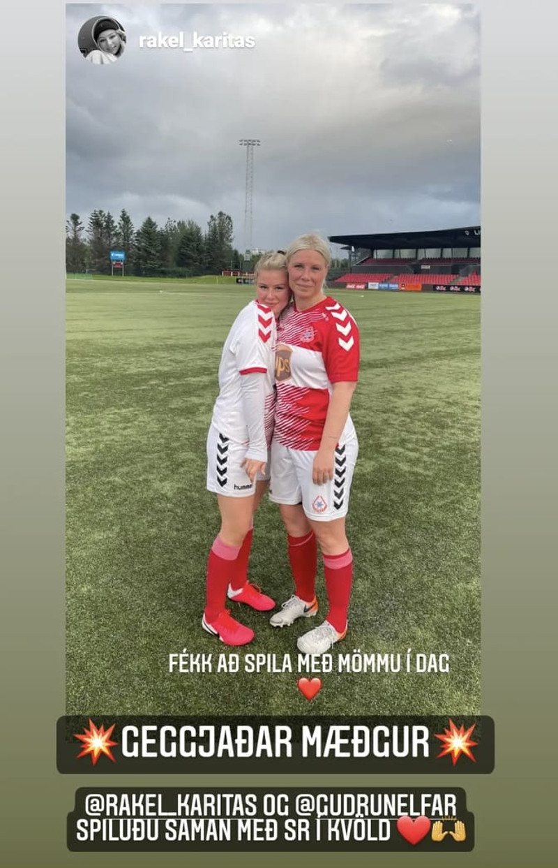 Mæðgur spiluðu saman með SR í kvöld