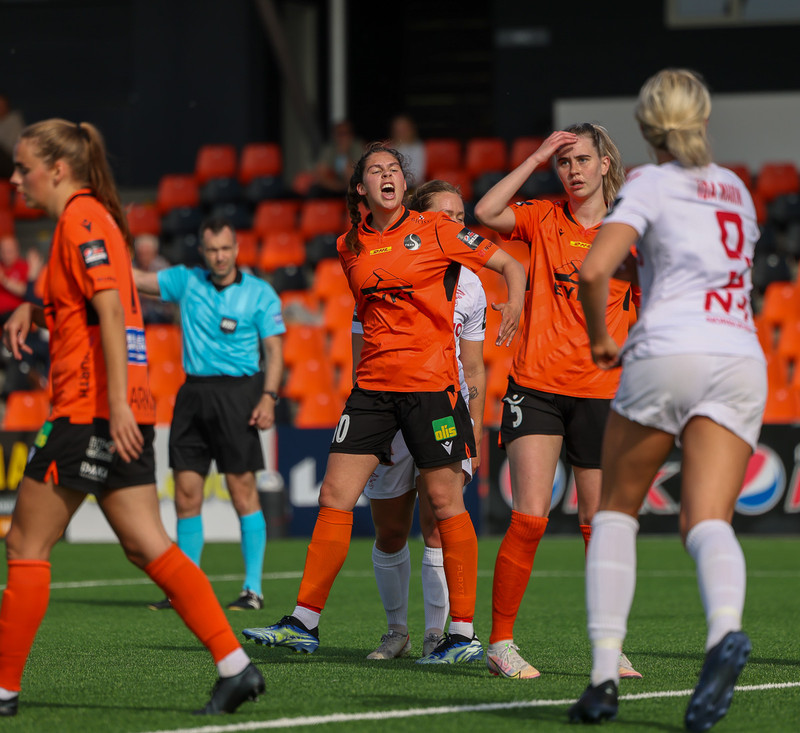 Myndaveisla: Valur skoraði fimm gegn Fylki