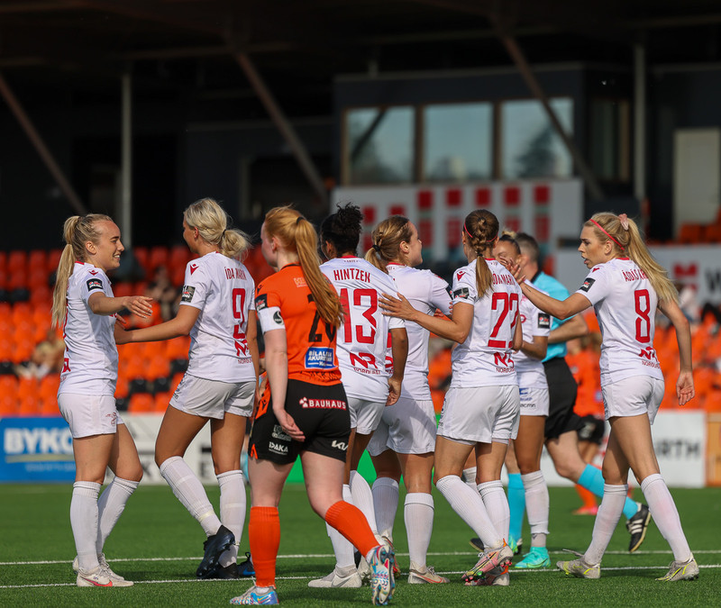 Myndaveisla: Valur skoraði fimm gegn Fylki
