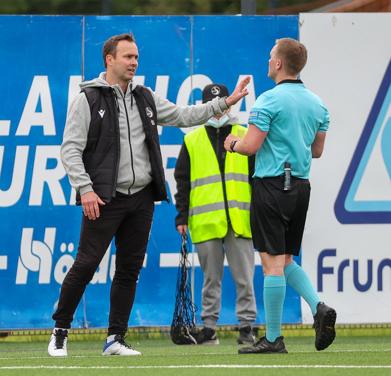 Ólafur var færður til bókar í lok fyrri hálfleiks.