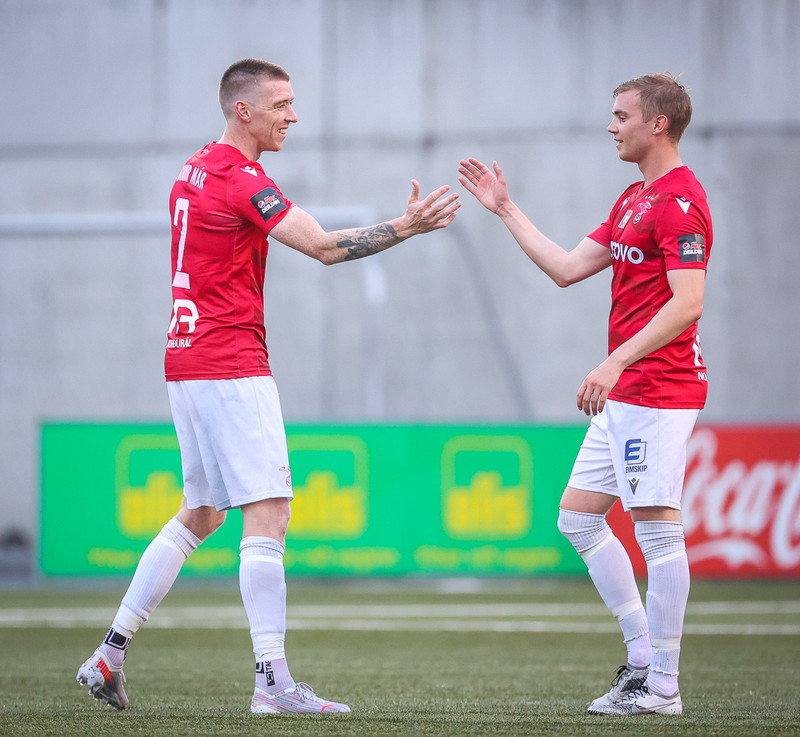 Valur tefldi fram öflugu liði gegn Fjölni en tapaði samt.