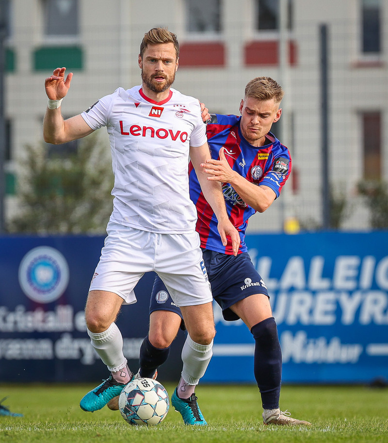 Arnór lék fyrir Val 2021-2023.