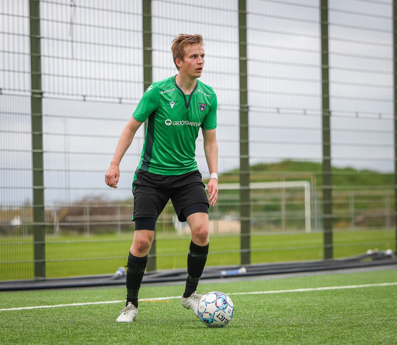 Arnar Helgi framlengir við Njarðvík