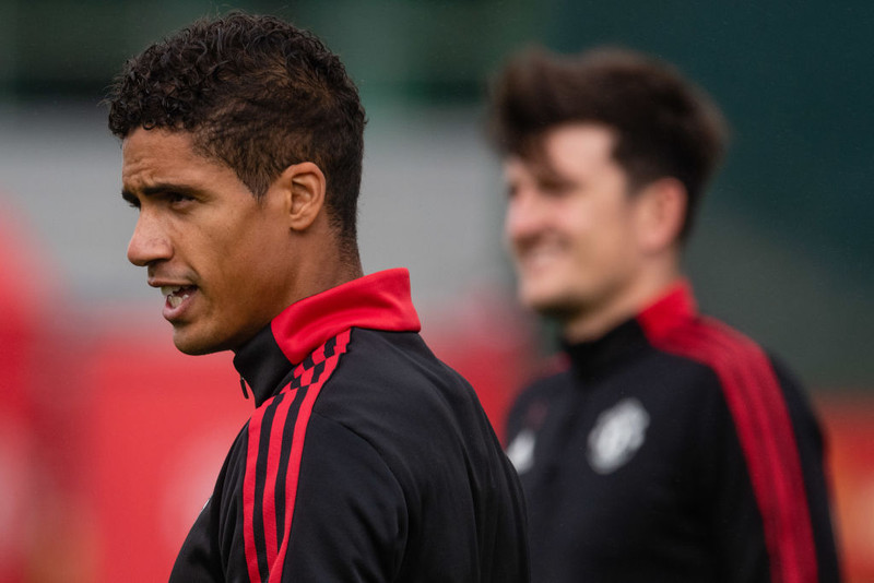 Varane leggur skóna á hilluna (Staðfest)