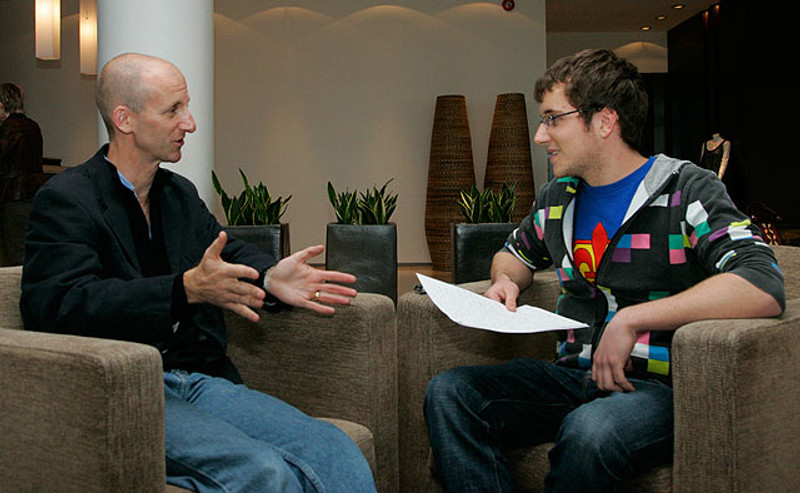Greinarhöfundur tekur viðtal við Mike Riley fyrir Fótbolta.net árið 2009.