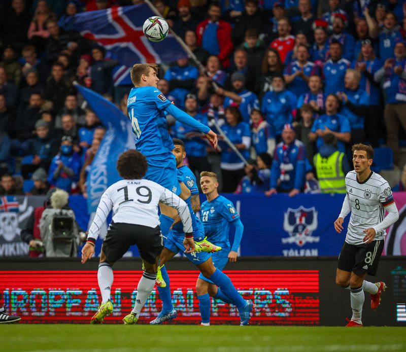 <b>Innkastið</b> - Löng og ströng leið upp fjallið aftur