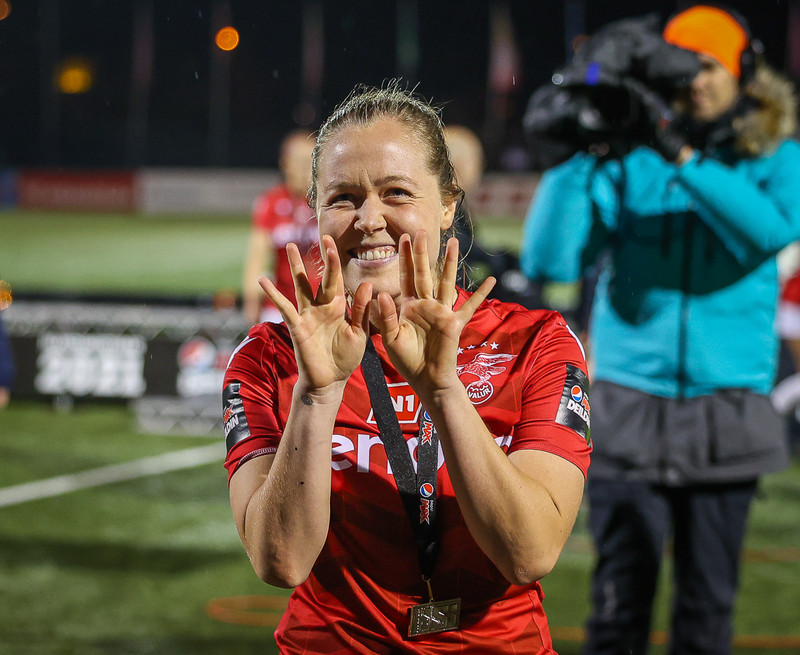 Lára Kristín Pedersen leggur skóna á hilluna (Staðfest)