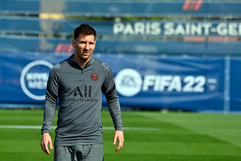 Leonardo: Messi vildi klára ferilinn hjá Barcelona