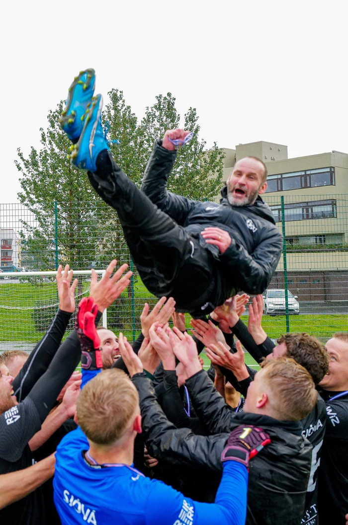 Sigurvin Ólafsson þjálfari KV fékk flugferð eftir leik.