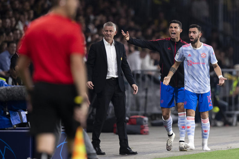 Bruno Fernandes: Höldum Ronaldo málinu innanhúss