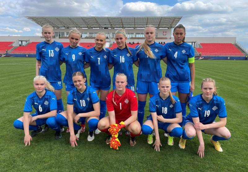 Byrjunarlið U19 fyrir leik í september.