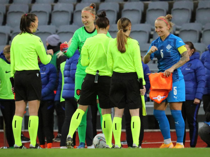 Myndaveisla 1: Holland vann Ísland á Laugardalsvelli