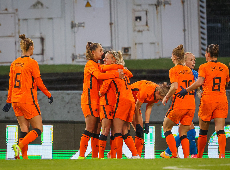 Myndaveisla 1: Holland vann Ísland á Laugardalsvelli