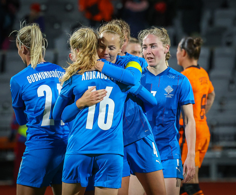 Ísland tapaði gegn Hollandi í gær, 2-0.
