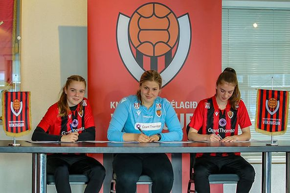 Sigdís, Sigurborg Katla og Bergdís spiluðu allar með U16 ára liðinu í liðnu verkefni. Þær skrifuðu undir samning við Víking í vetur.