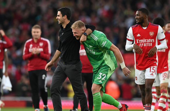 Aaron Ramsdale og Mikel Arteta voru kátir í leikslok