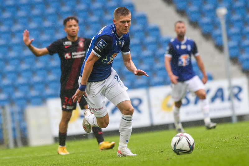 Aron Jóhannsson er samningslaus og hefur fundað með Breiðabliki.