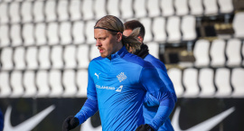 Elías Már að skrifa undir stóran samning í Kína