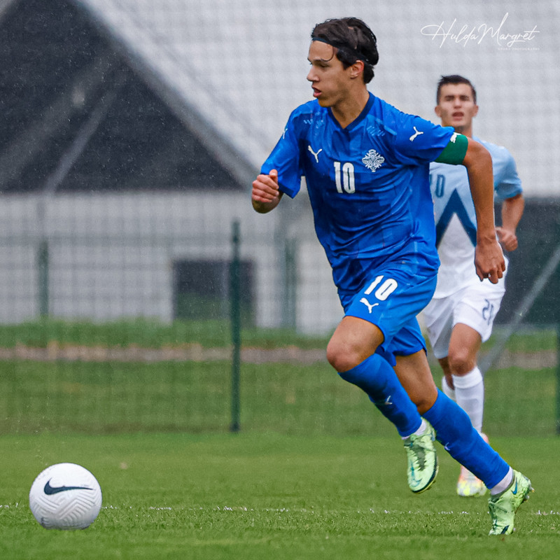 Danijel með U19 ára landsliðinu í október.