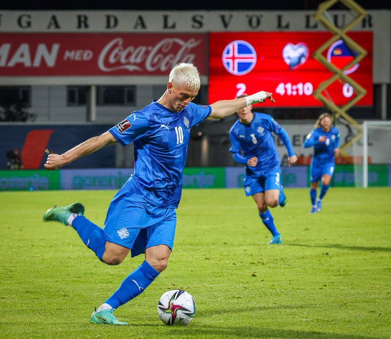 Albert Guðmundsson er fastamaður í liði AZ