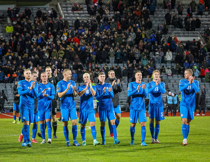 Mér finnst bara ótrúlegt að það sé ekki verið að sýna smá karakter og styðja þessa ungu íslensku leikmenn