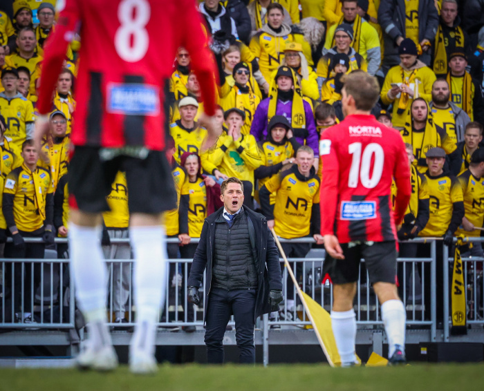 Jói Kalli á hliðarlínunni í dag.