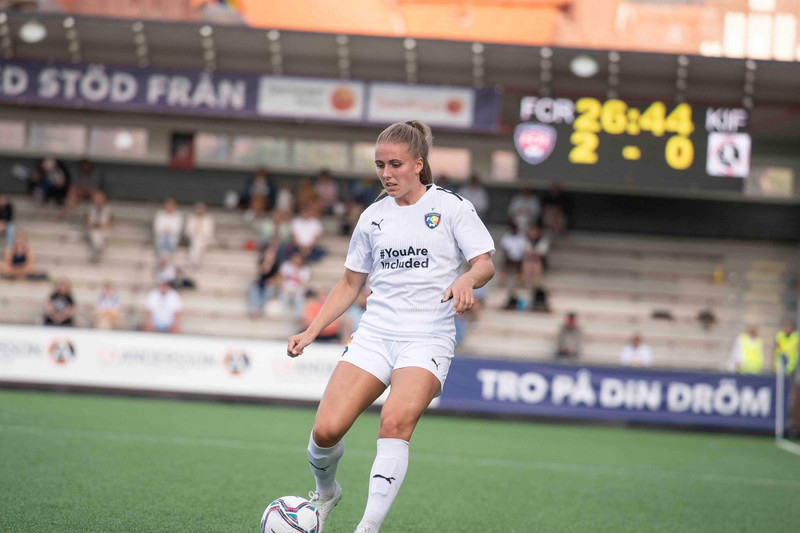 Guðrún Arnardóttir í leik með Rosengard