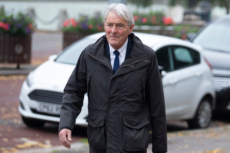 David Henderson mætir í dómshúsið í Cardiff.