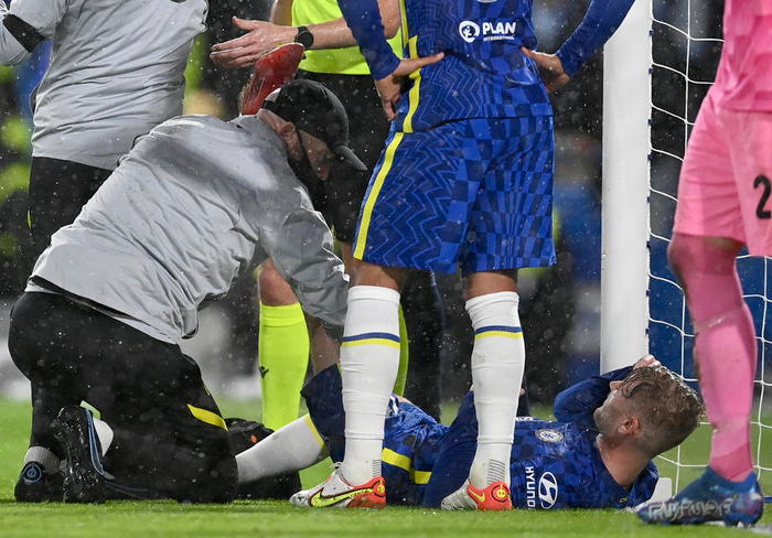 Timo Werner þurfti að fara meiddur af velli