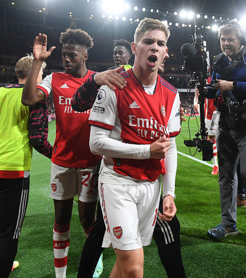 Smith-Rowe skoraði þriðja mark Arsenal.