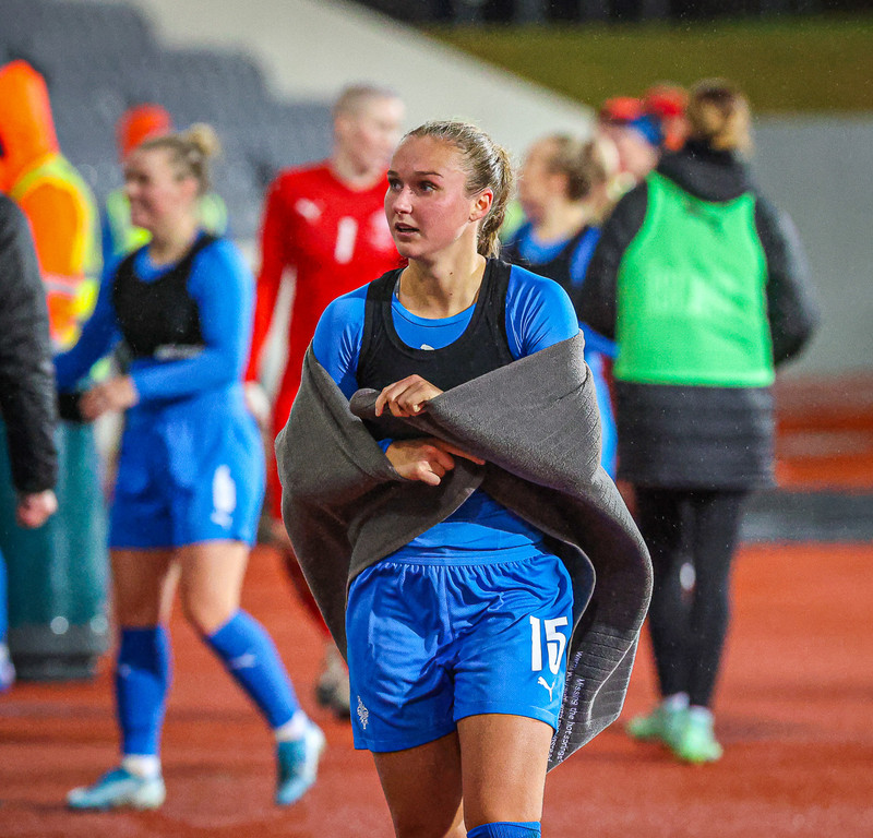 Alexandra kom inn á sem varamaður gegn Tékklandi.