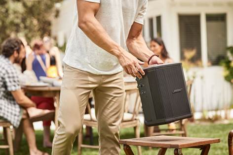 Verðlaunin eru BOSE S1 hátalari.