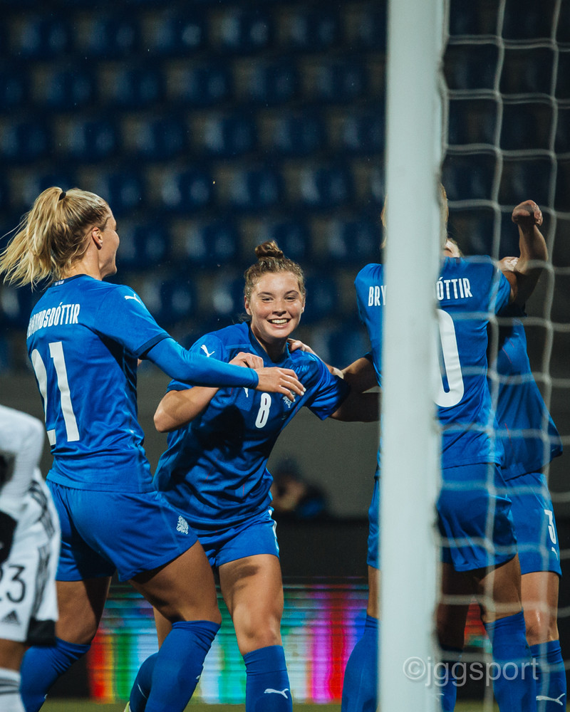 Myndaveisla: Ísland vann Kýpur á Laugardalsvelli