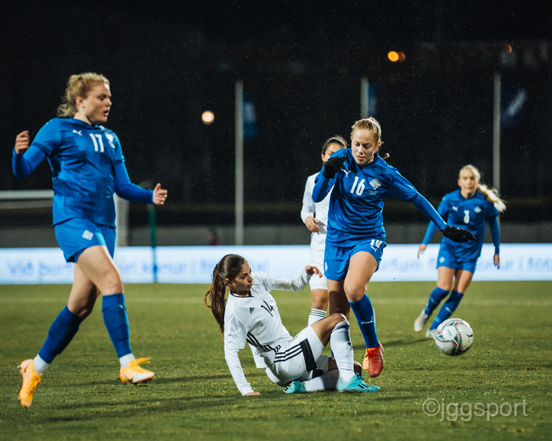 Myndaveisla: Ísland vann Kýpur á Laugardalsvelli