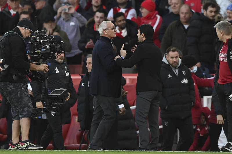 Ranieri biður stuðningsmenn afsökunar