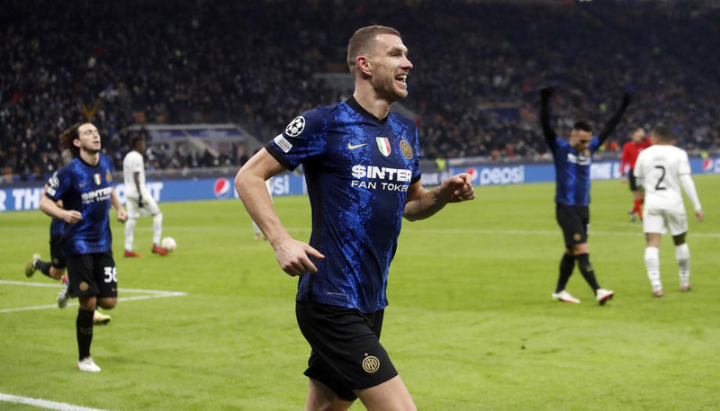 Edin Dzeko skoraði tvö fyrir Inter á sex mínútna kafla